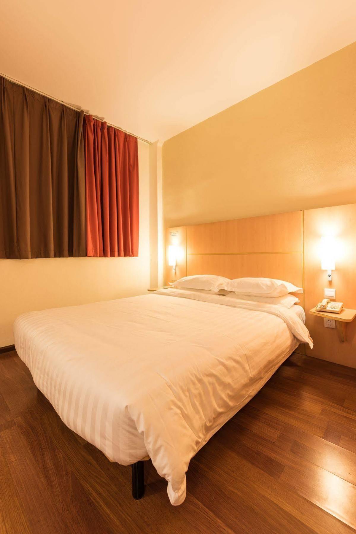 Ibis Shanghai Xujiahui Εξωτερικό φωτογραφία